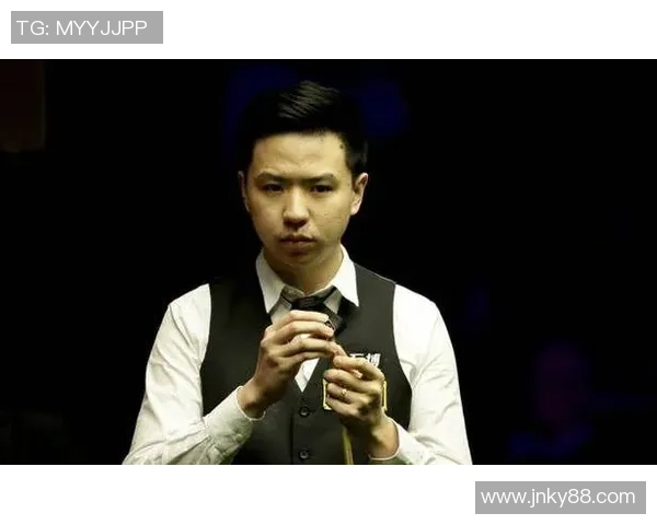 汤姆福德与肖国栋的时尚较量谁将赢得设计界的巅峰荣耀